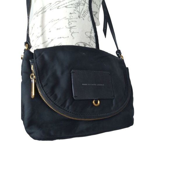 MARC by MARC JACOBS Black Crossbody Fold Over gold hardware crossbody Purse - Picture 2 of 11